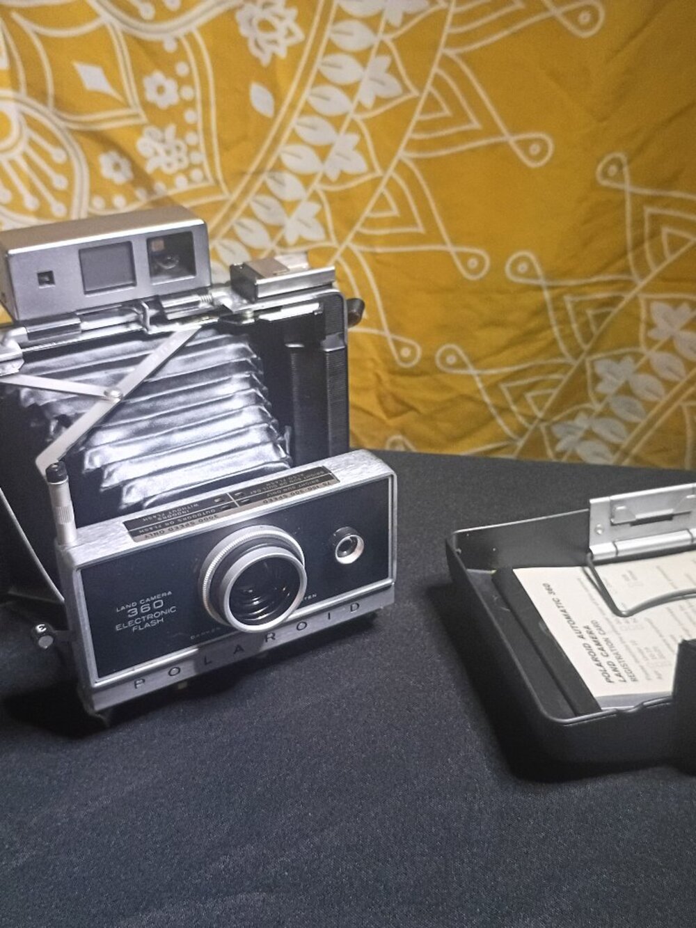 vintage polaroid 360 electric flash camera